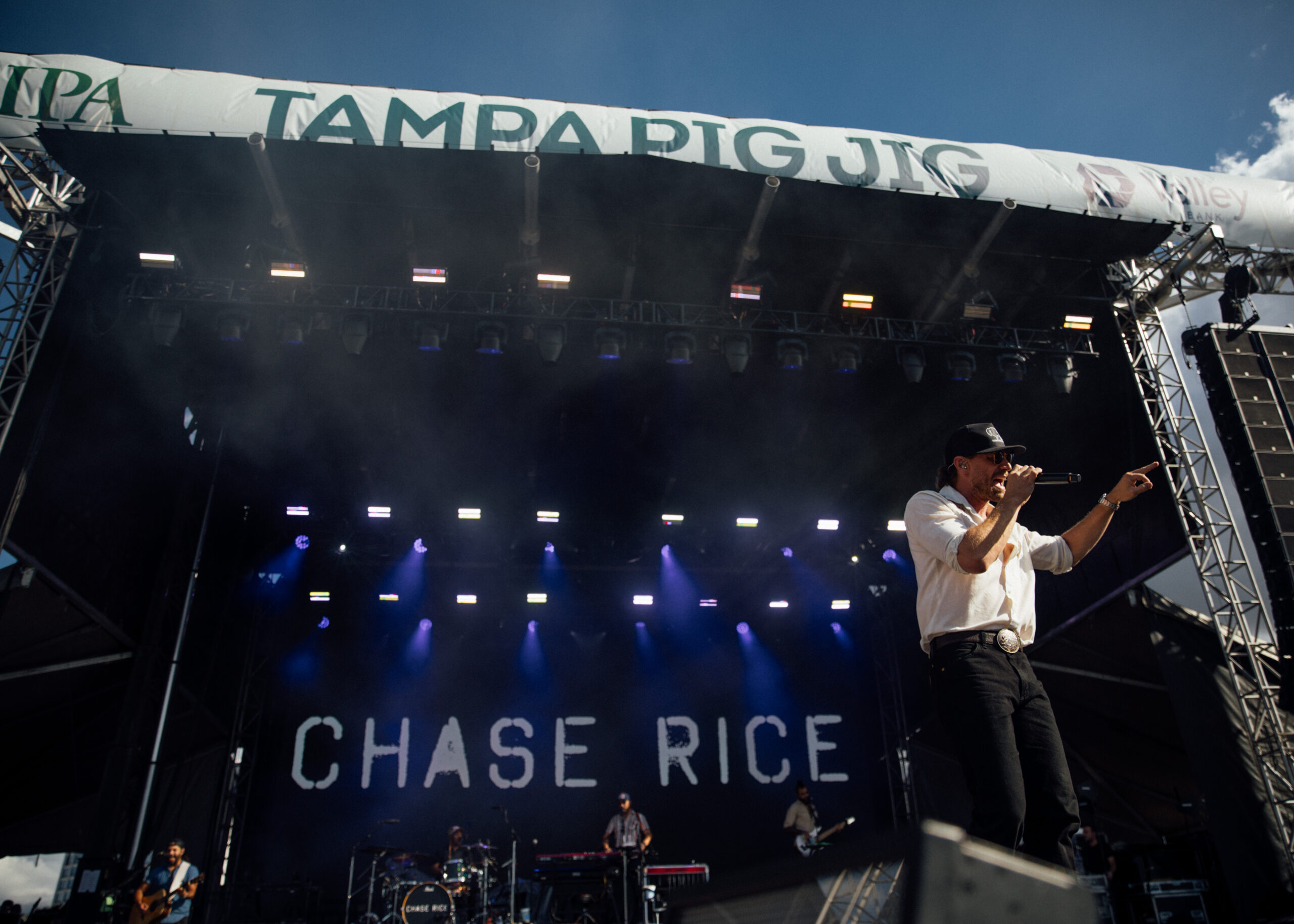 Chase Rice Meet and Greet – Tampa Pig Jig